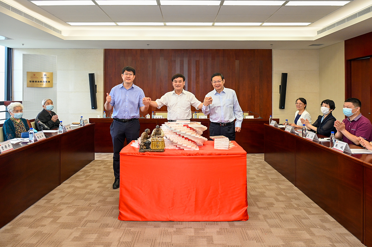 9b0832b0fd0a472a8c6819630de067fd.jpg 9b0832b0fd0a472a8c6819630de067fd.jpg