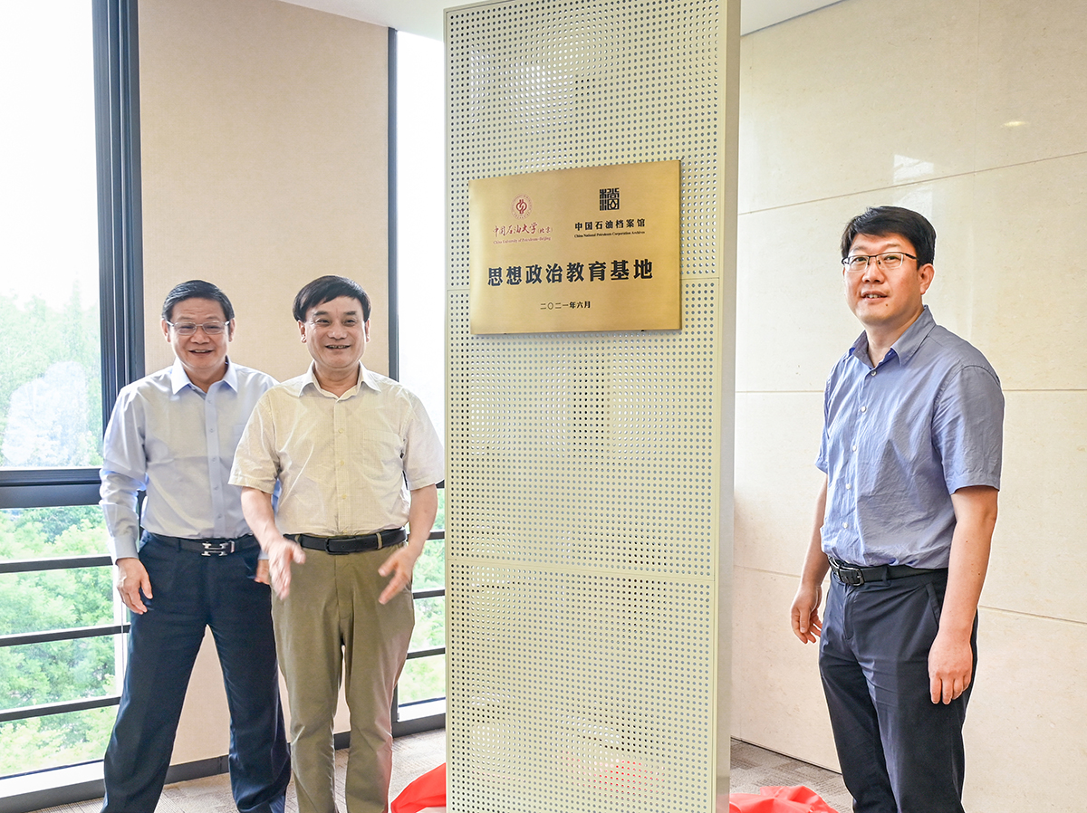 b726c2ec58d14452adaff77549acd44e.jpg b726c2ec58d14452adaff77549acd44e.jpg