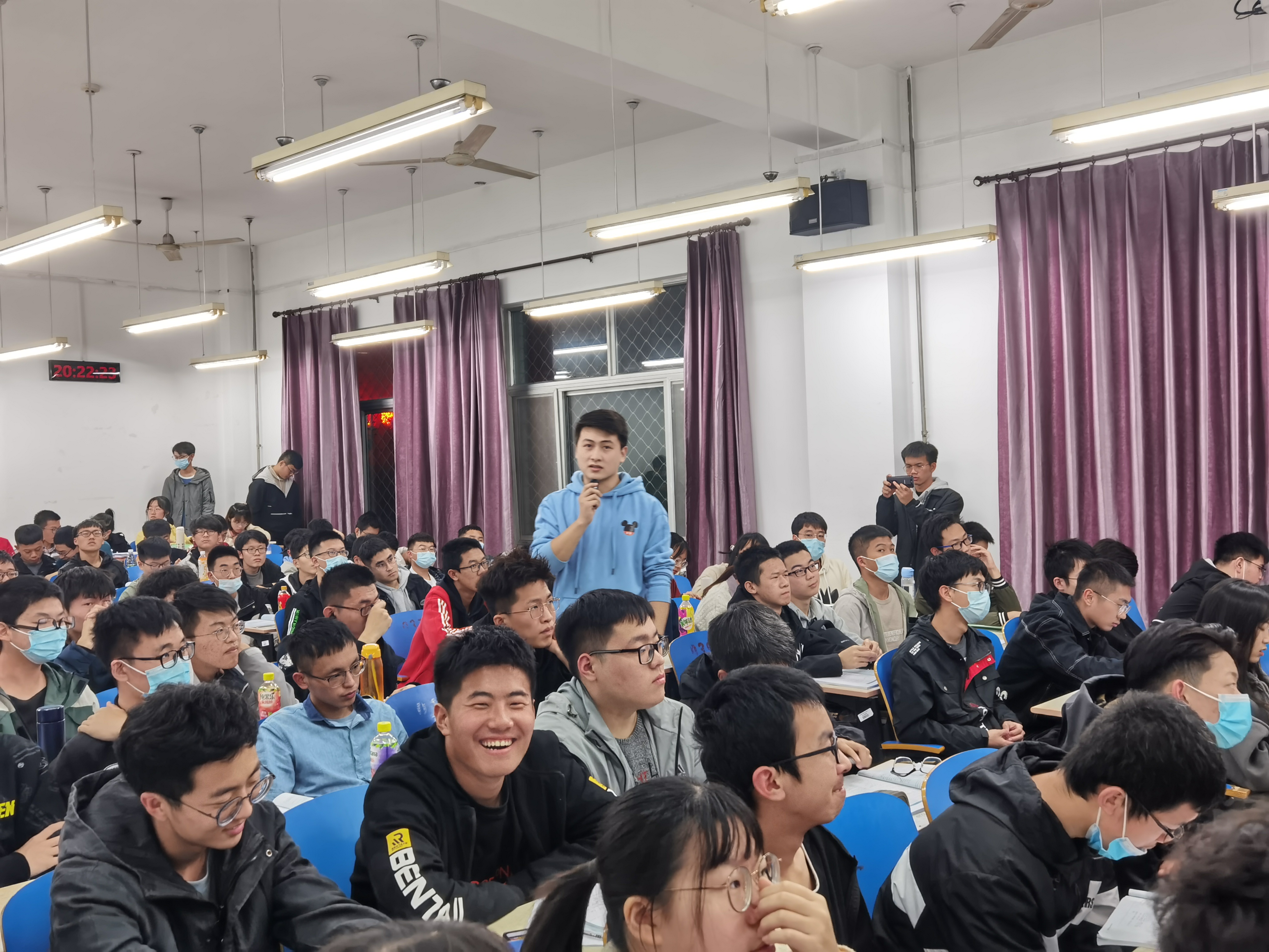 94556eb71c374101b9b2e9b810b28206.jpg 94556eb71c374101b9b2e9b810b28206.jpg