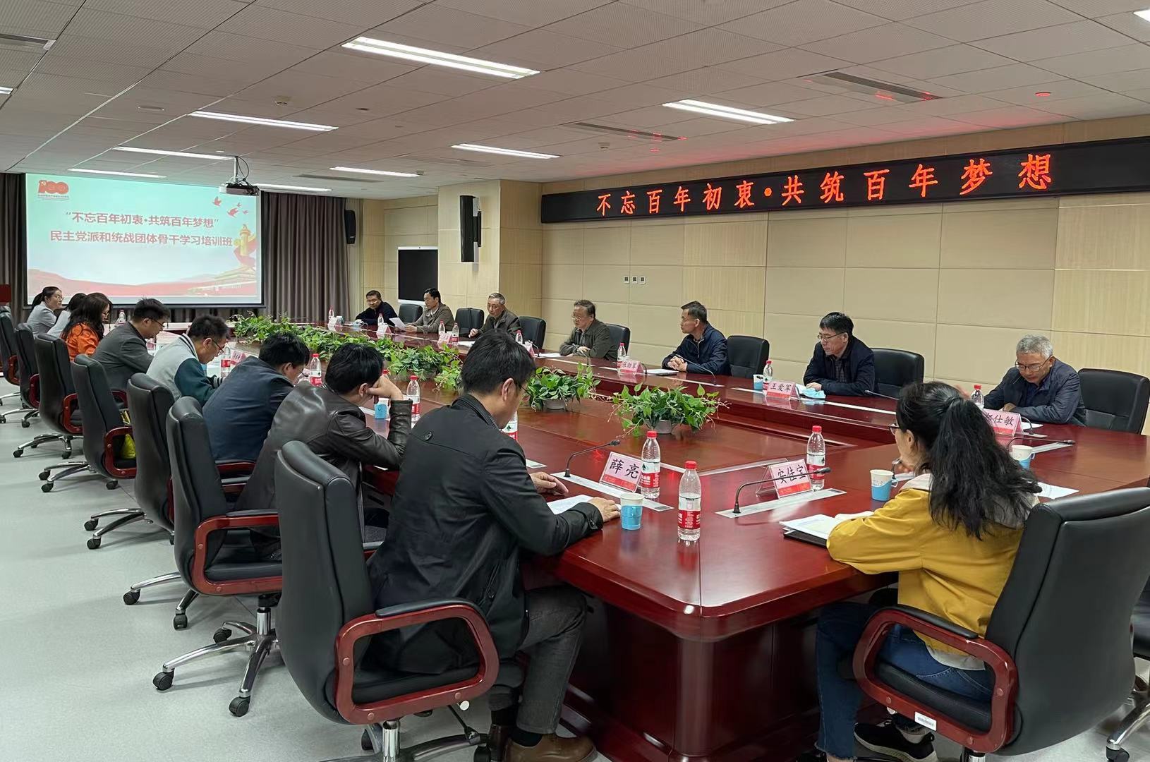 f8ee259a853f4272b82c2ac053bea9bb.jpg f8ee259a853f4272b82c2ac053bea9bb.jpg