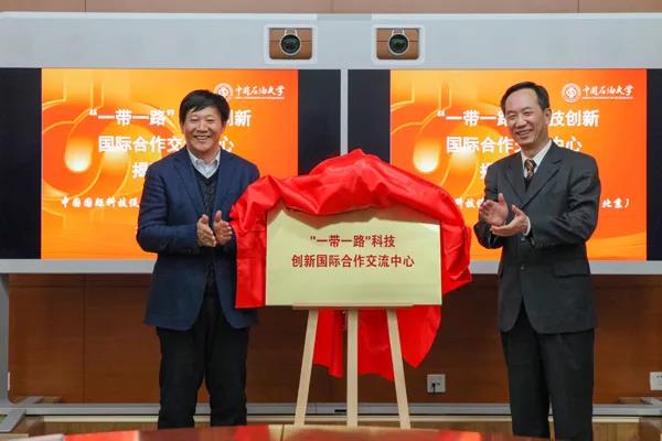 417b2cd6038e434f9f576775b4dd9d28.jpg 417b2cd6038e434f9f576775b4dd9d28.jpg