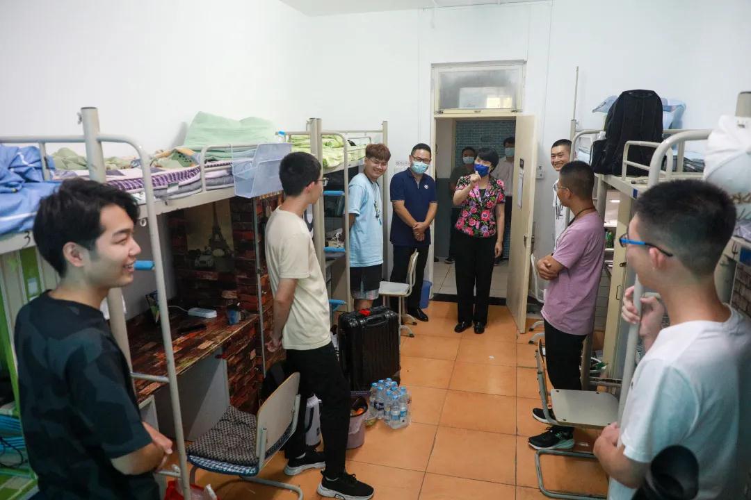 8fea2adbab384a558e83a8415d7f8c16.jpg 8fea2adbab384a558e83a8415d7f8c16.jpg