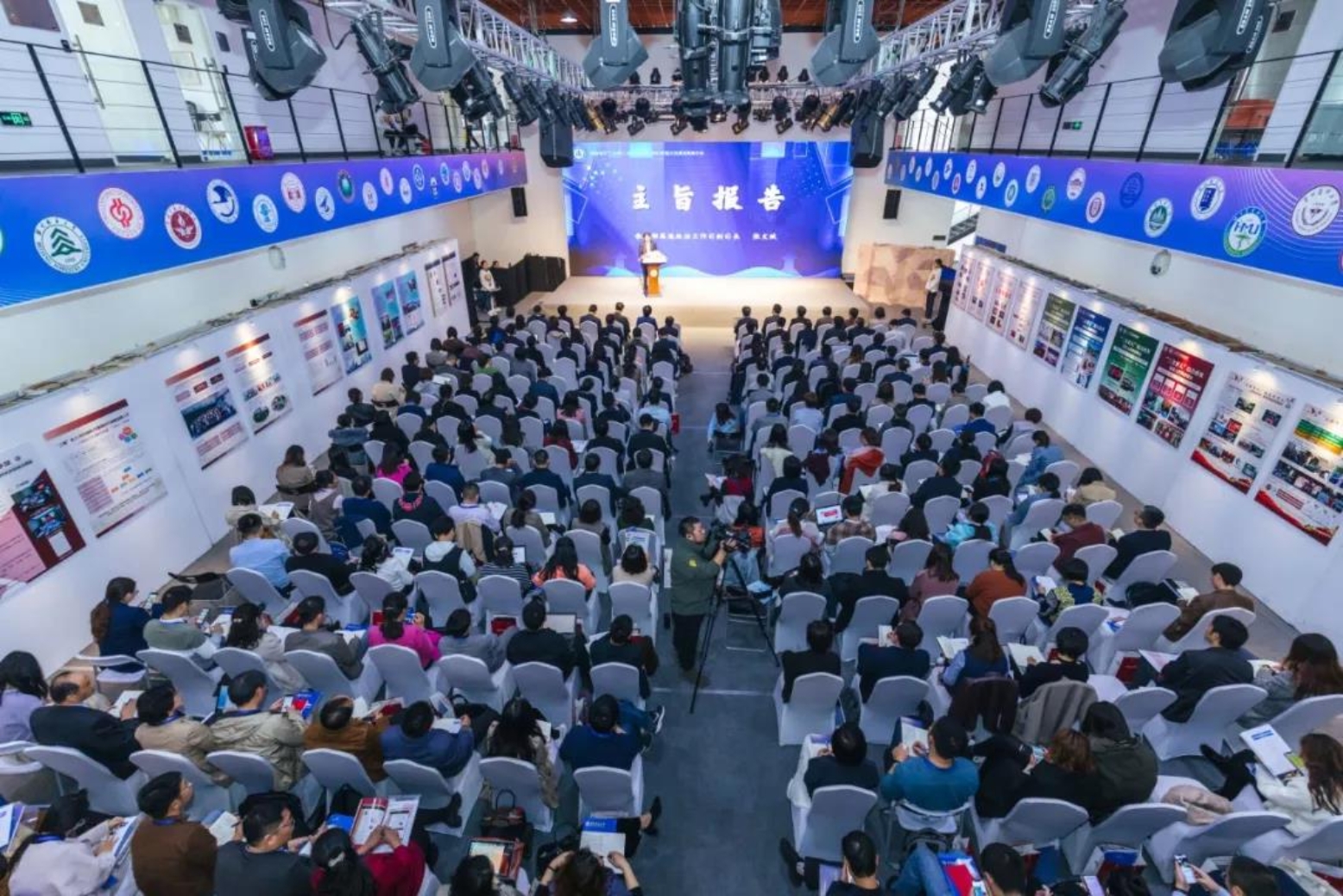 76c061a1-3c65-480a-ad3b-e89a19084a48