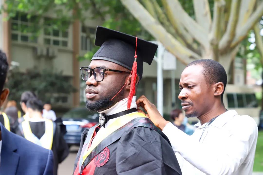 1f86962fdbee4d50a81e874975d3b6ff.jpg 1f86962fdbee4d50a81e874975d3b6ff.jpg