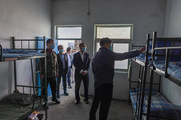 64ac6fa1ad624d098a015d9f98a51e32.jpg 20210921_軍訓(xùn)書記第一堂黨課以及慰問 (15).jpg