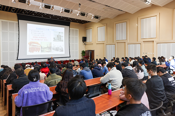 20211020_“明理增信 崇德力行”專題黨課 (3).jpg