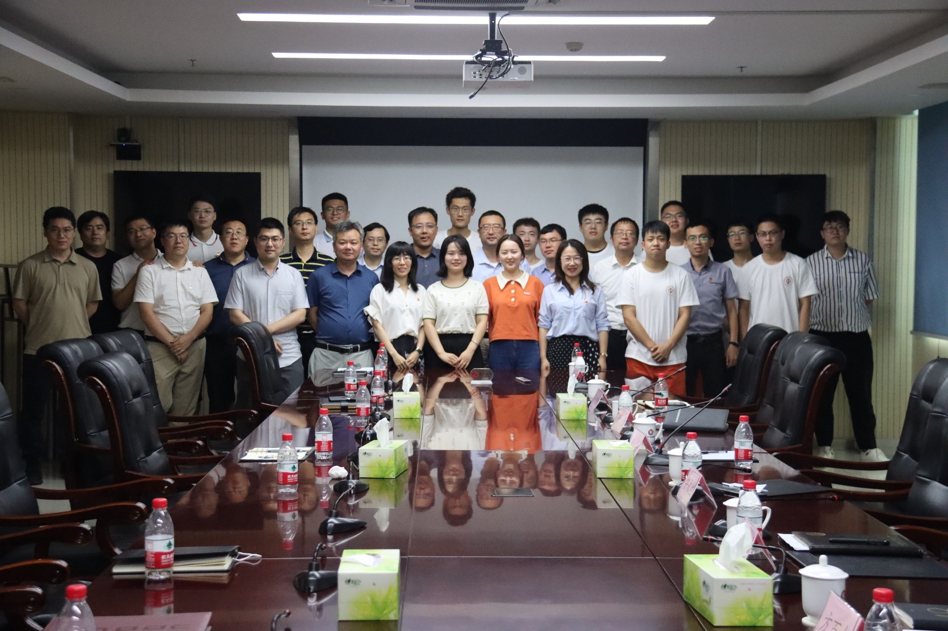 f64ce886d7b844699e97ca7f25bd8efc.jpg f64ce886d7b844699e97ca7f25bd8efc.jpg