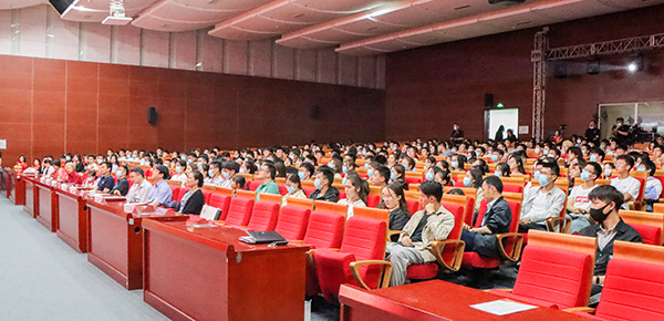 b895a65dad0a48378f6717d111aec29f.jpg 2021-5-24校園電影音樂會 楊利-8.JPG