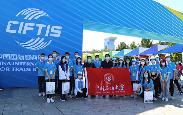 a47c675d3c954ff6af9035a1dc74f81f.jpg 合影.jpg